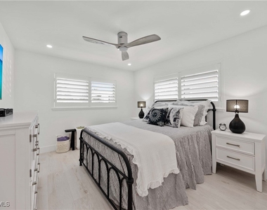 2100 Gulf Shore Boulevard N - Photo Thumbnail 17