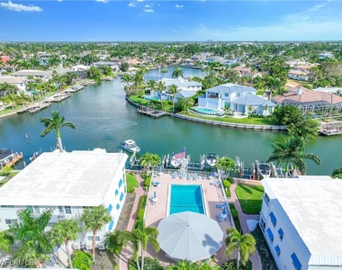 2100 Gulf Shore Boulevard N - Photo Thumbnail 23