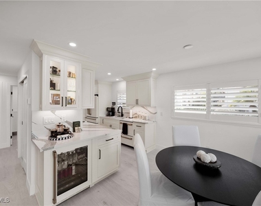2100 Gulf Shore Boulevard N - Photo Thumbnail 8