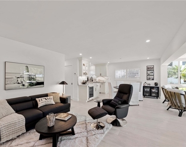 2100 Gulf Shore Boulevard N - Photo Thumbnail 9