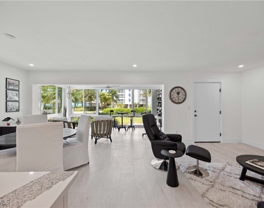 2100 Gulf Shore Boulevard N - Photo Thumbnail 12