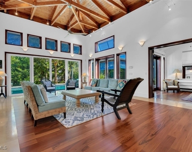 795 18th Avenue S - Photo Thumbnail 13