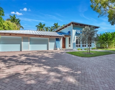 795 18th Avenue S - Photo Thumbnail 1