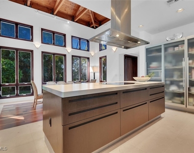 795 18th Avenue S - Photo Thumbnail 9