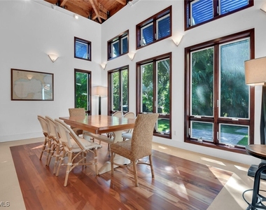 795 18th Avenue S - Photo Thumbnail 5