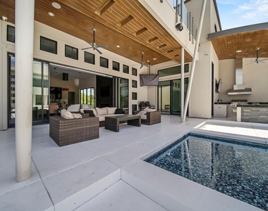 4043 Maranatha Drive - Photo Thumbnail 8