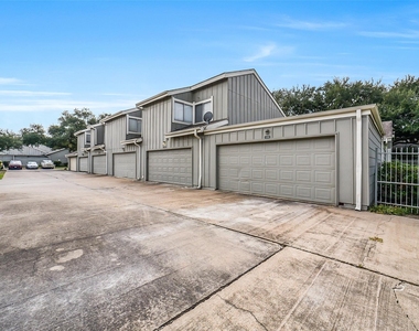 12980 Greenway Chase Court - Photo Thumbnail 15