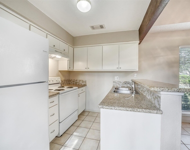 12980 Greenway Chase Court - Photo Thumbnail 3