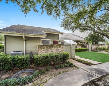 12980 Greenway Chase Court - Photo Thumbnail 16