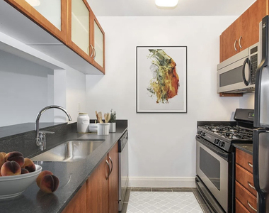 222 East 34th Street, Unit 1208 - Photo Thumbnail 5