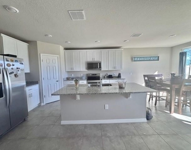 384 Guadlupe Street - Photo Thumbnail 2