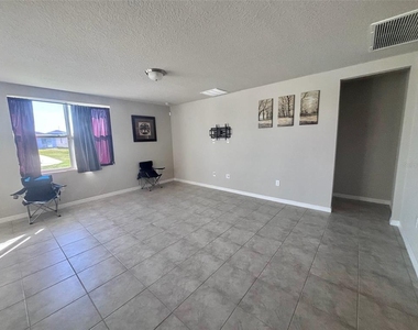 384 Guadlupe Street - Photo Thumbnail 7