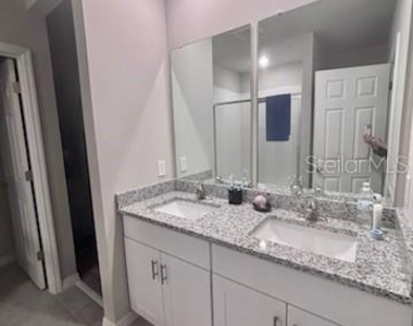 384 Guadlupe Street - Photo Thumbnail 9