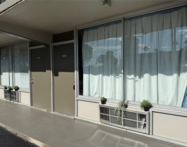 5020 W Irlo Bronson Memorial Highway - Photo Thumbnail 1