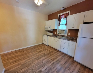 965 Ne 2nd Street - Photo Thumbnail 1