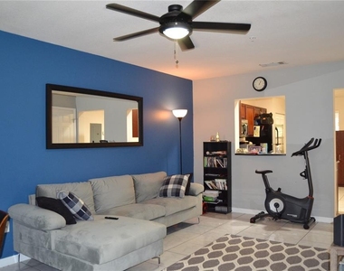 4687 Sw 48th Drive - Photo Thumbnail 1