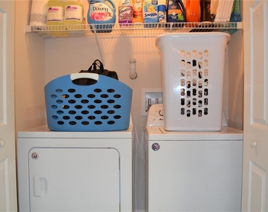 4687 Sw 48th Drive - Photo Thumbnail 7