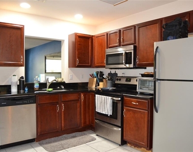 4687 Sw 48th Drive - Photo Thumbnail 6