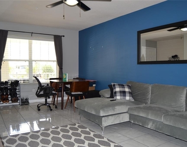 4687 Sw 48th Drive - Photo Thumbnail 4