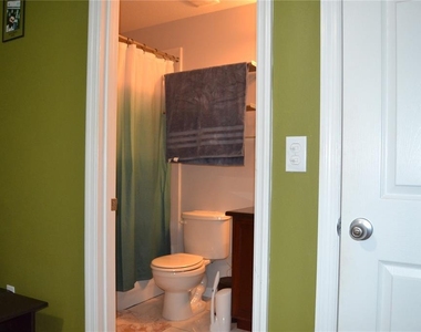 4687 Sw 48th Drive - Photo Thumbnail 13
