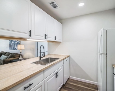 3800 Sw 20th Avenue - Photo Thumbnail 3