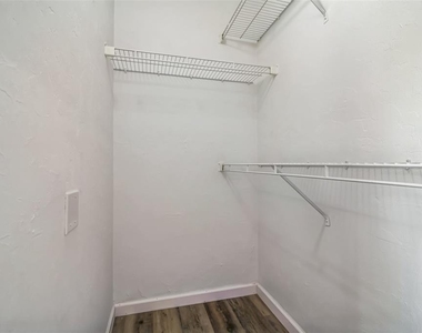 3800 Sw 20th Avenue - Photo Thumbnail 14