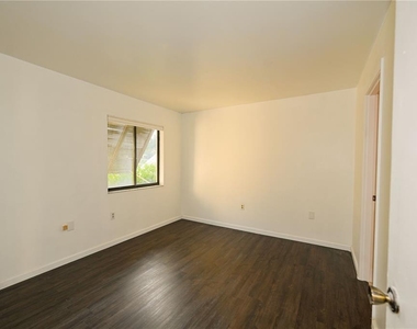 4625 Longwater Chase - Photo Thumbnail 14