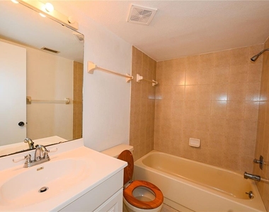 4625 Longwater Chase - Photo Thumbnail 16