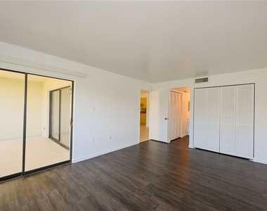 4625 Longwater Chase - Photo Thumbnail 11