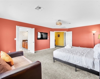 9677 Casper Peak Court - Photo Thumbnail 32