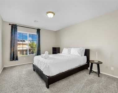9677 Casper Peak Court - Photo Thumbnail 26