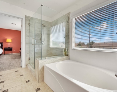 9677 Casper Peak Court - Photo Thumbnail 34