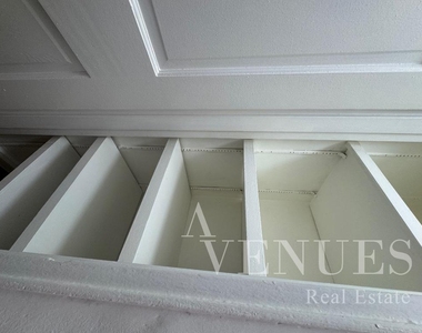 East 79th Street - Photo Thumbnail 4