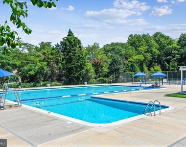 21 Silverwood Circle - Photo Thumbnail 4