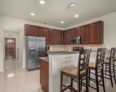 2702 Elm Crossing Trail - Photo Thumbnail 13