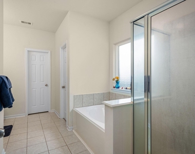 2702 Elm Crossing Trail - Photo Thumbnail 17