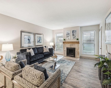 10751 Meadowglen Lane - Photo Thumbnail 5