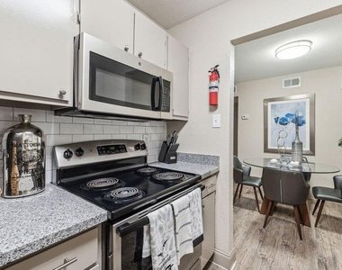 10751 Meadowglen Lane - Photo Thumbnail 7