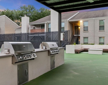 10751 Meadowglen Lane - Photo Thumbnail 2