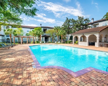 2840 Shadowbriar Drive - Photo Thumbnail 12