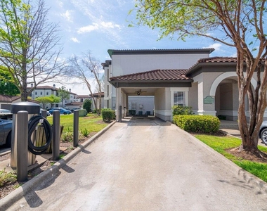 2840 Shadowbriar Drive - Photo Thumbnail 14