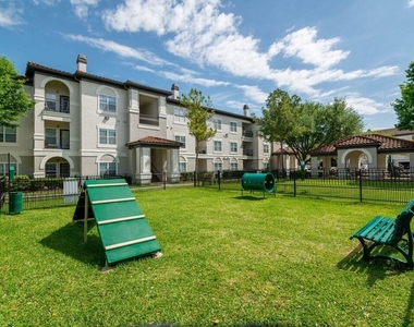 2840 Shadowbriar Drive - Photo Thumbnail 16
