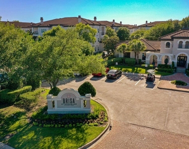 2840 Shadowbriar Drive - Photo Thumbnail 2
