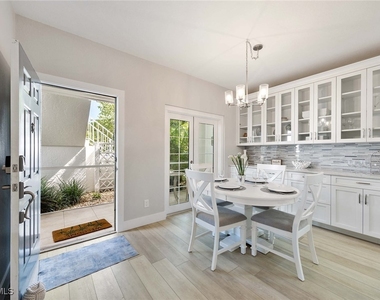 886 Sw Tanbark Drive - Photo Thumbnail 7