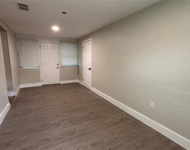 2816 Hargill Drive - Photo Thumbnail 4