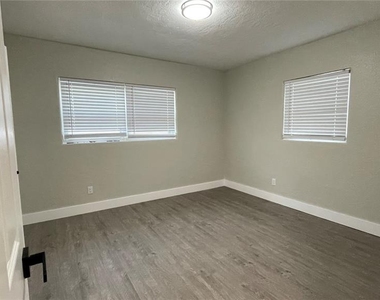 2816 Hargill Drive - Photo Thumbnail 7
