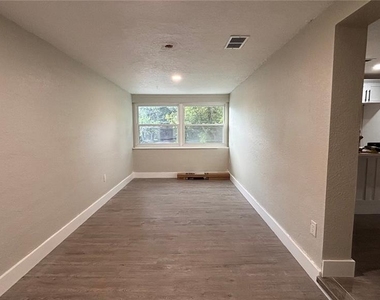 2816 Hargill Drive - Photo Thumbnail 3