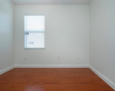 7519 Birds Eye Terrace - Photo Thumbnail 52