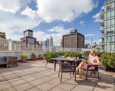 301 East 22nd Street, Unit 2v - Photo Thumbnail 9