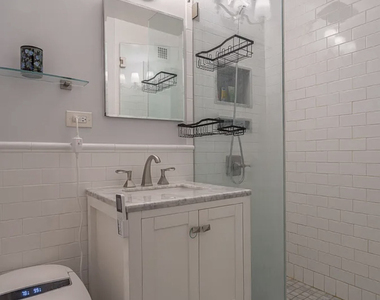 301 East 22nd Street, Unit 2v - Photo Thumbnail 5